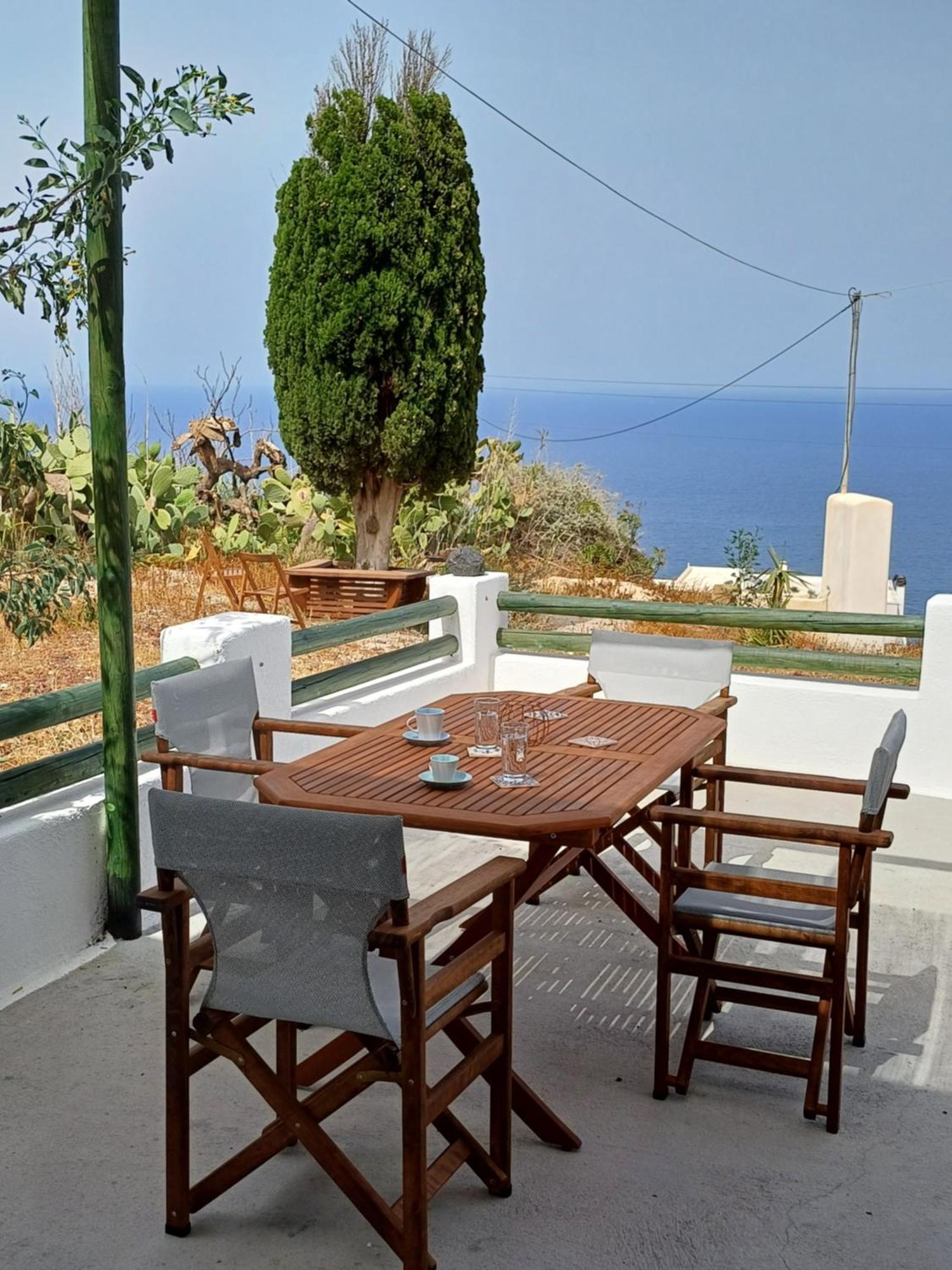 Willa 'Irene' Cycladic House With Sunrise And Sea View! Foinikiá Zewnętrze zdjęcie